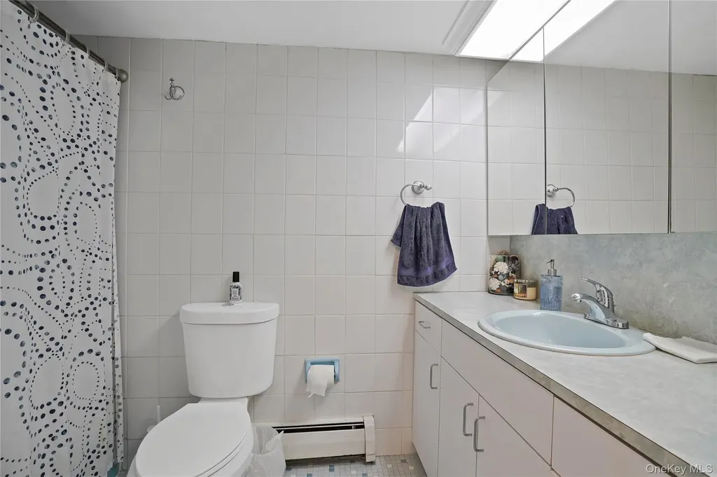88-56 Aubrey Avenue Glendale NY 11385
