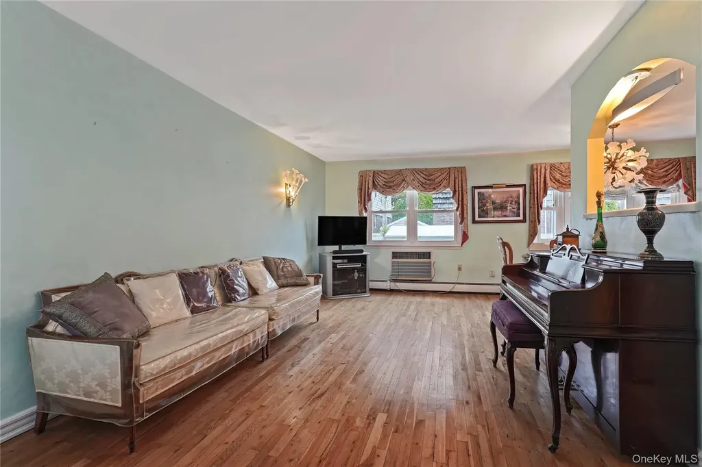 88-56 Aubrey Avenue Glendale NY 11385