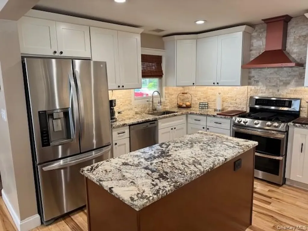 1917 Jackson Avenue West Islip NY 11795