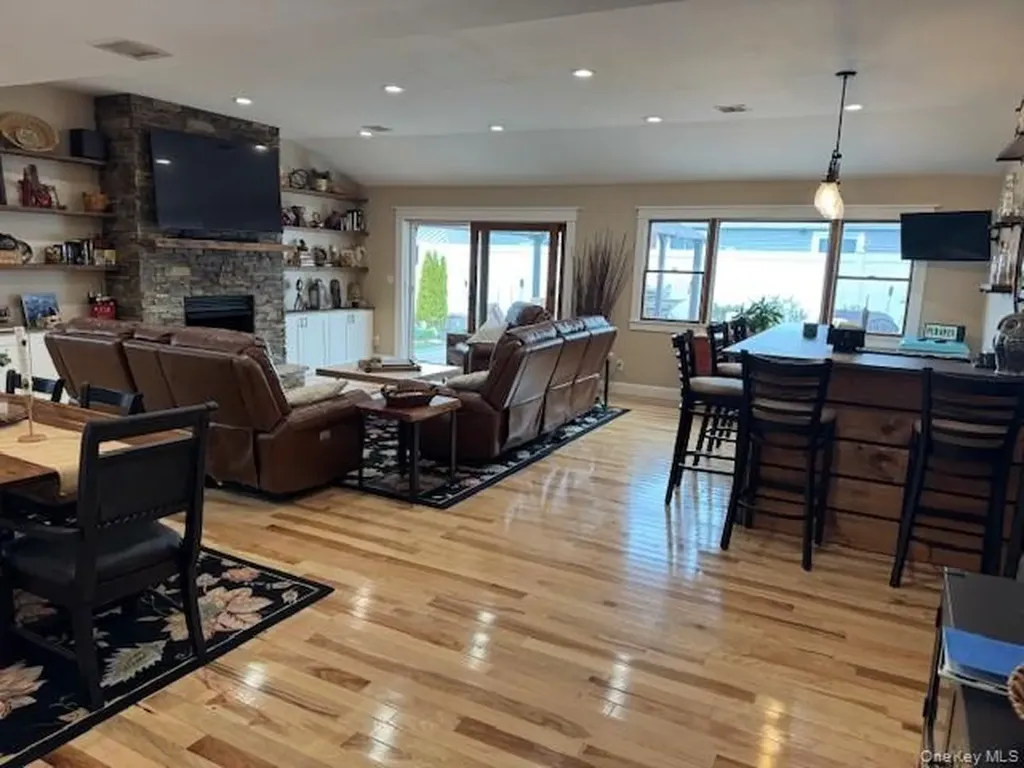 1917 Jackson Avenue West Islip NY 11795