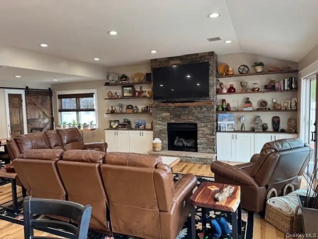 1917 Jackson Avenue West Islip NY 11795