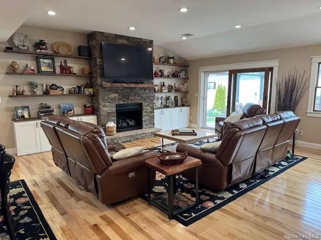 1917 Jackson Avenue West Islip NY 11795