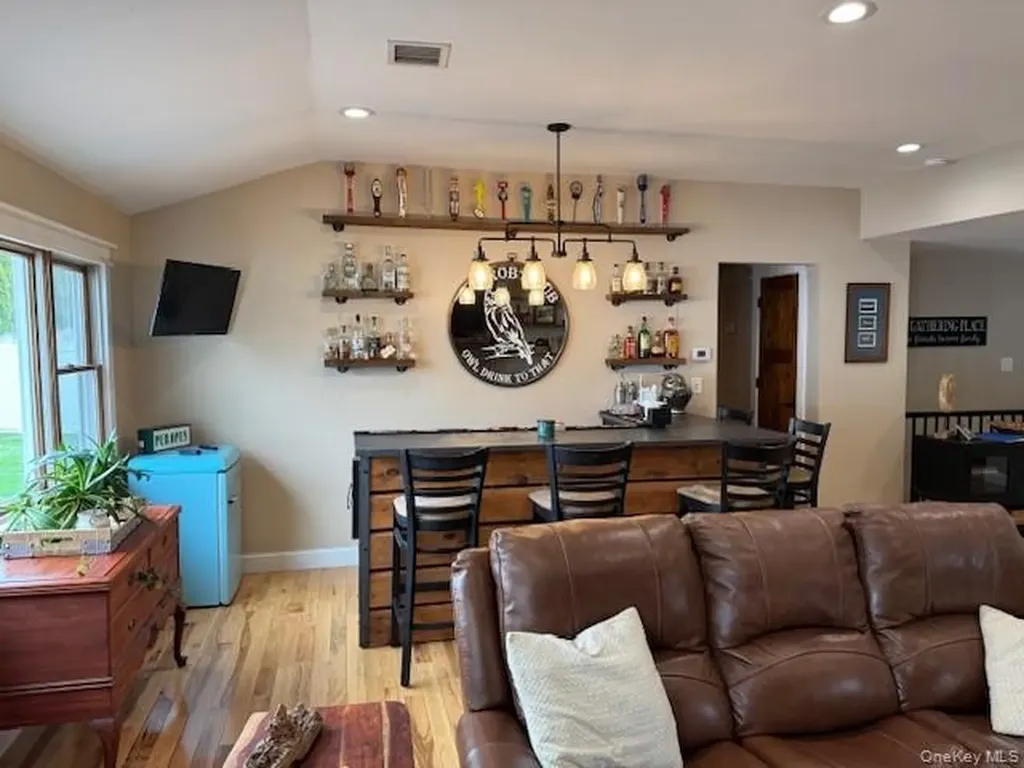 1917 Jackson Avenue West Islip NY 11795