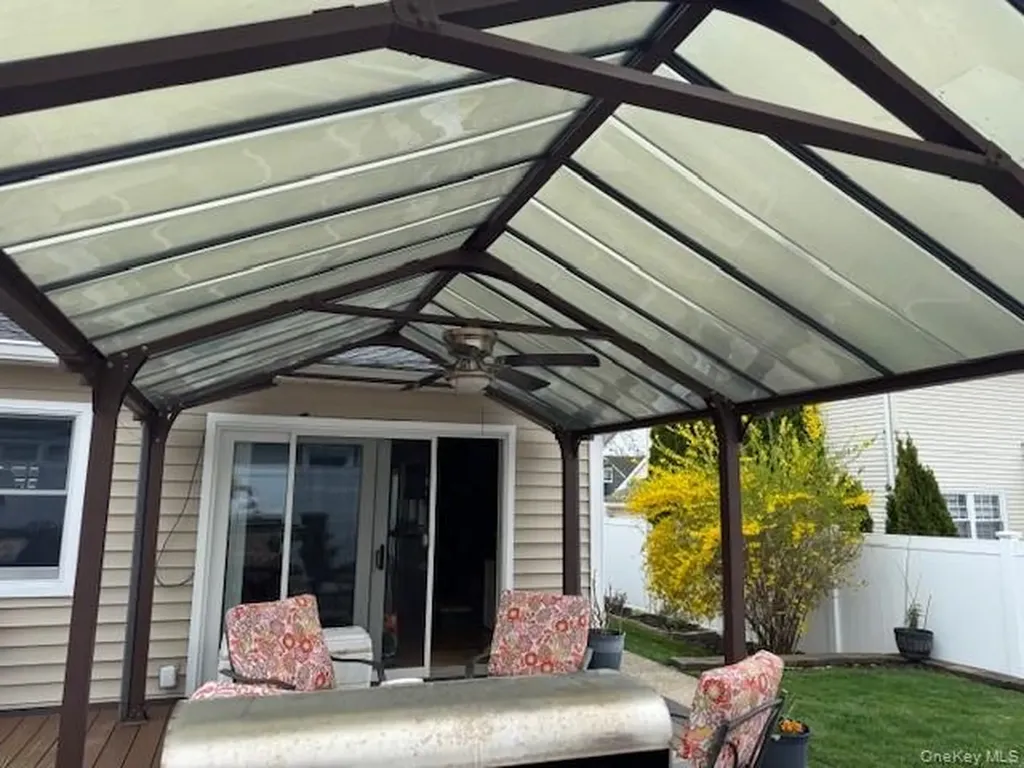 1917 Jackson Avenue West Islip NY 11795