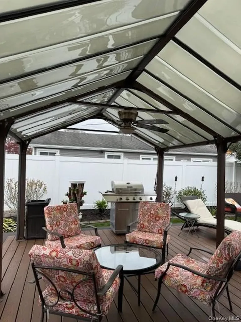 1917 Jackson Avenue West Islip NY 11795