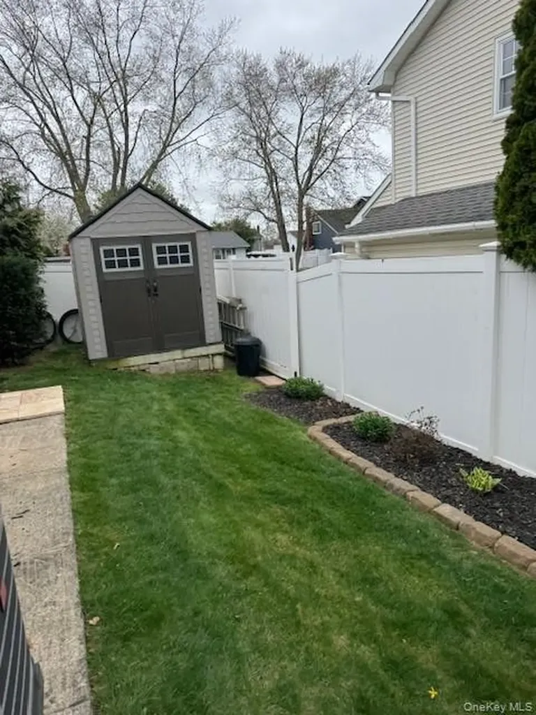 1917 Jackson Avenue West Islip NY 11795
