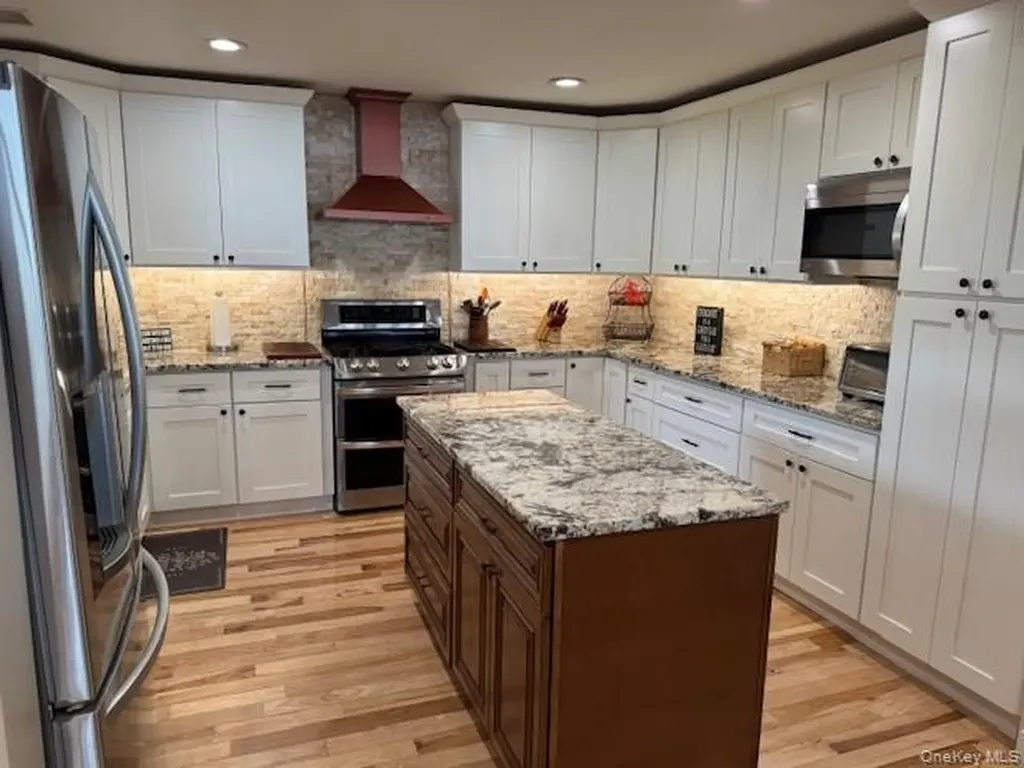 1917 Jackson Avenue West Islip NY 11795