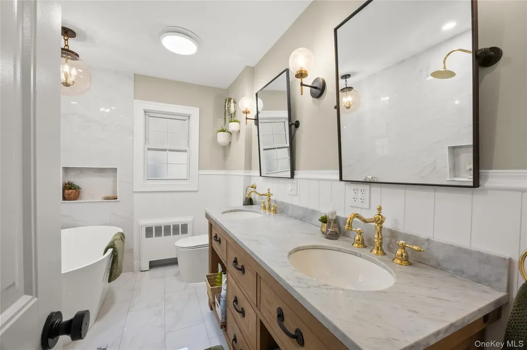 59 E Shore Drive Massapequa NY 11758