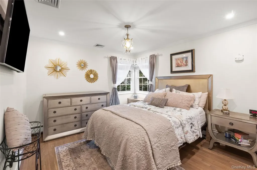 59 E Shore Drive Massapequa NY 11758