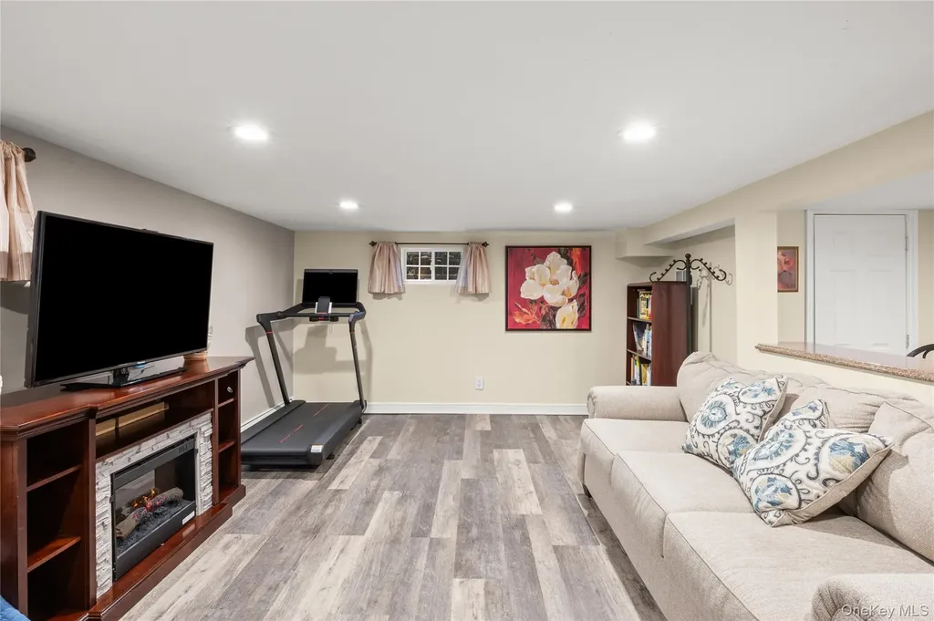 59 E Shore Drive Massapequa NY 11758