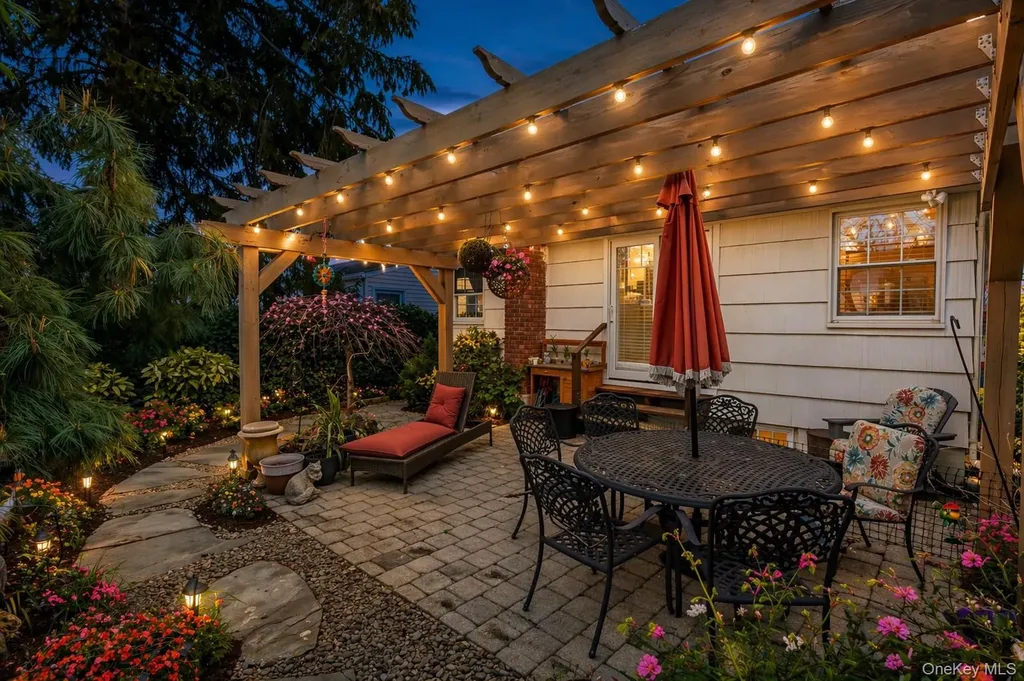 59 E Shore Drive Massapequa NY 11758