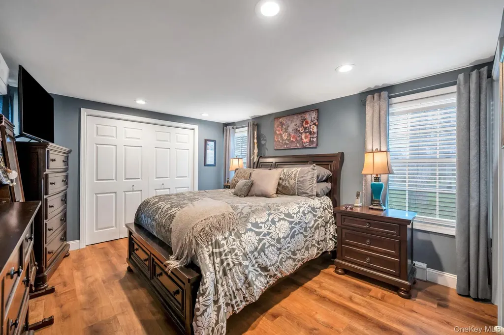 76 Huntington Drive Mastic Beach NY 11951