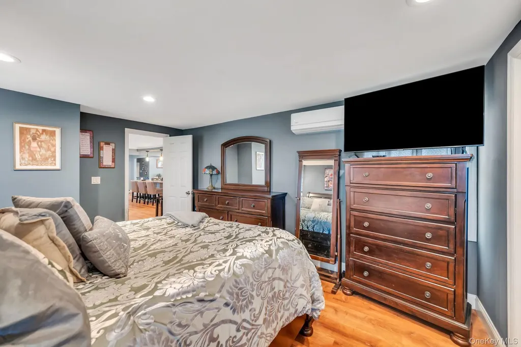 76 Huntington Drive Mastic Beach NY 11951