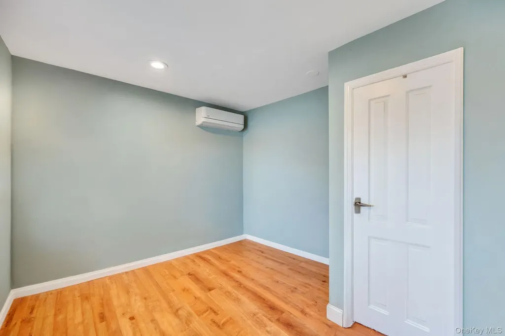 76 Huntington Drive Mastic Beach NY 11951