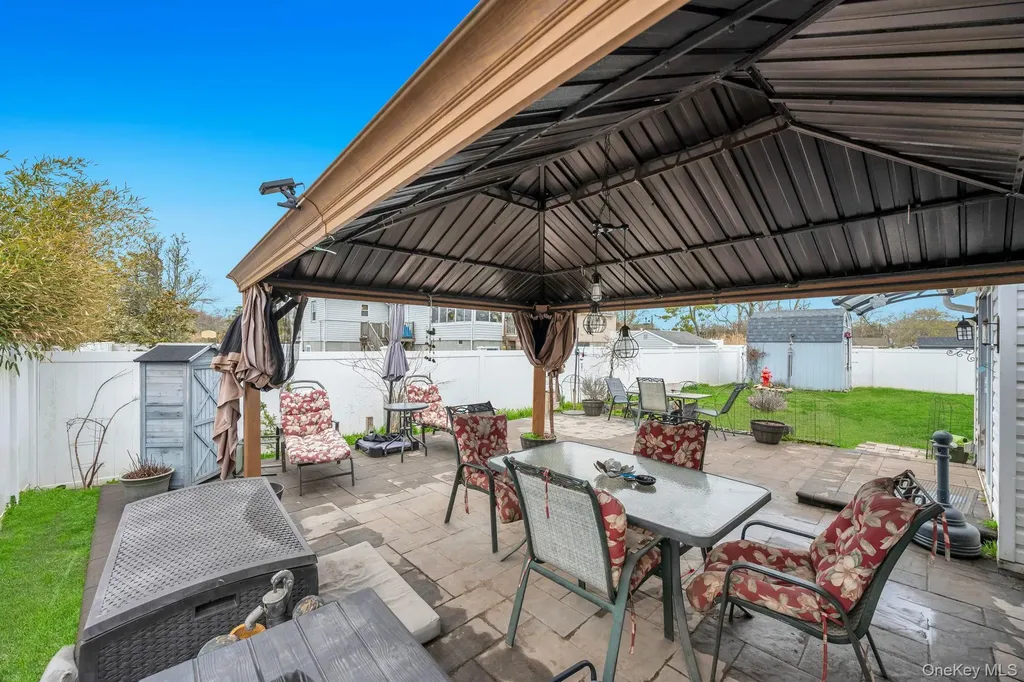 76 Huntington Drive Mastic Beach NY 11951