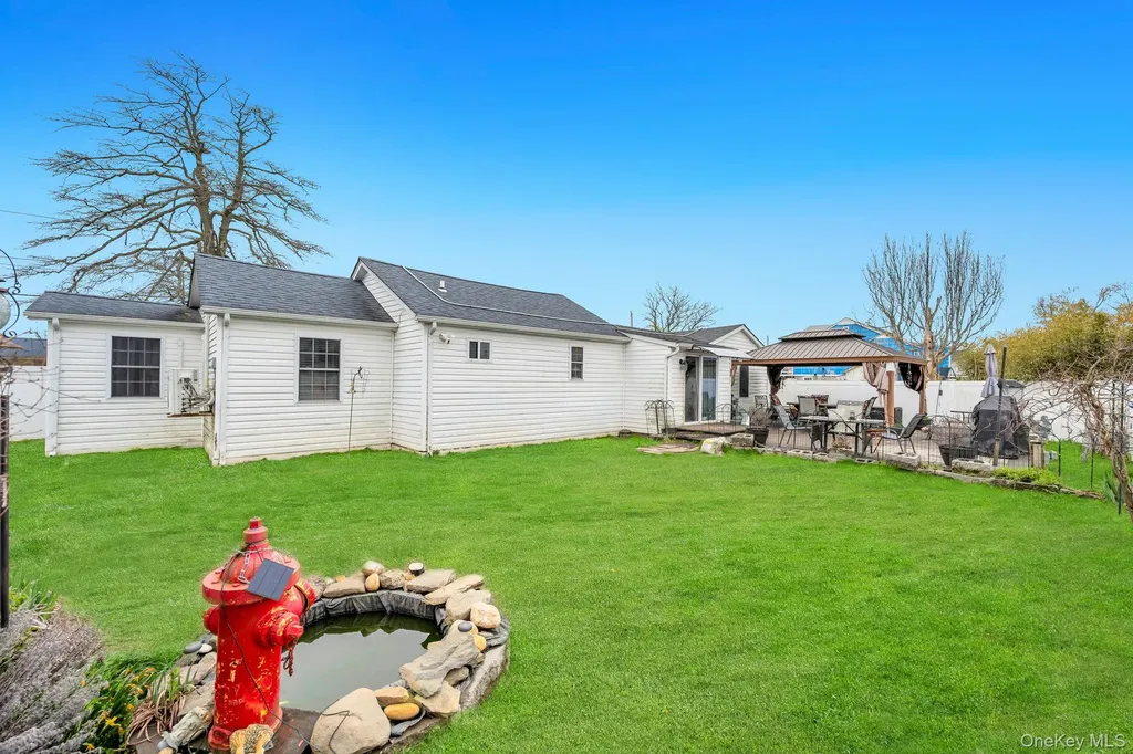 76 Huntington Drive Mastic Beach NY 11951