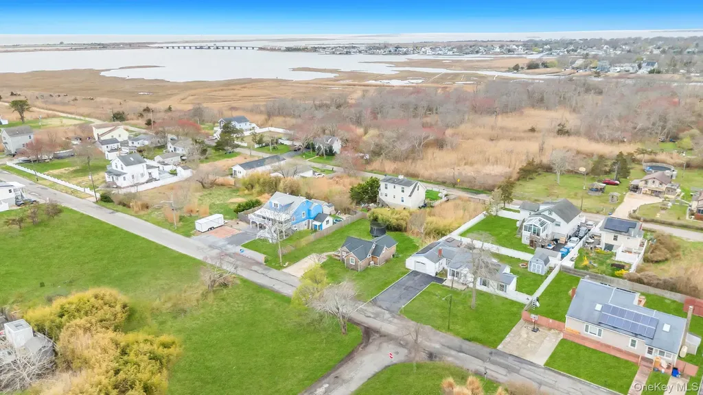 76 Huntington Drive Mastic Beach NY 11951