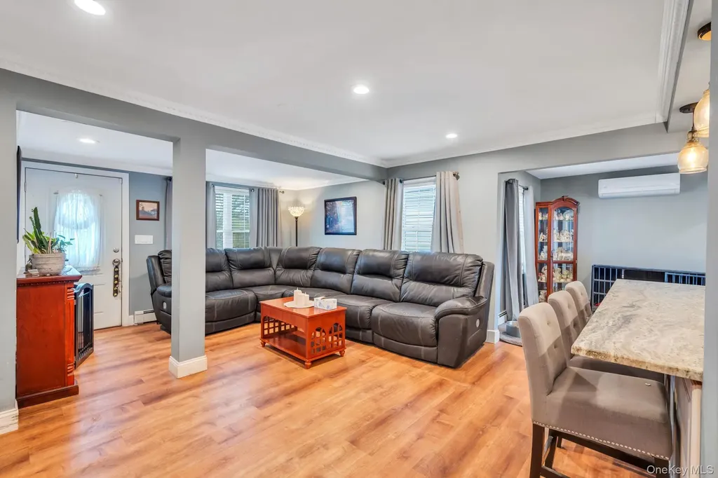 76 Huntington Drive Mastic Beach NY 11951