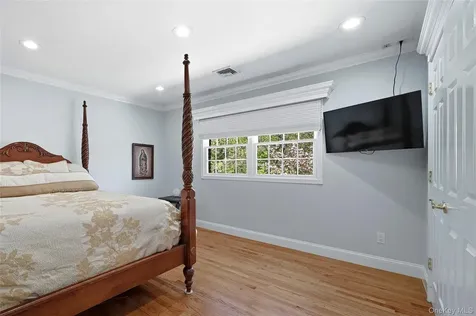 1 Kissam Lane Glen Head NY 11545