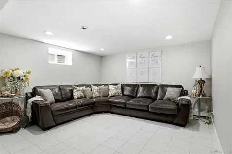 1 Kissam Lane Glen Head NY 11545