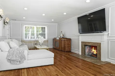 1 Kissam Lane Glen Head NY 11545