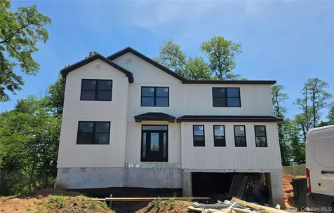71 Gilchrest Road Valley Cottage NY 10989