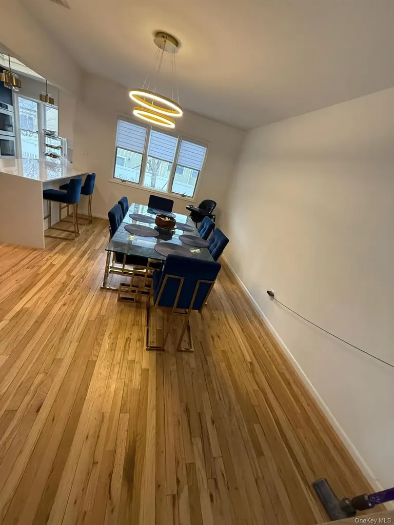 23 Geoffrey Lane Hewlett NY 11557