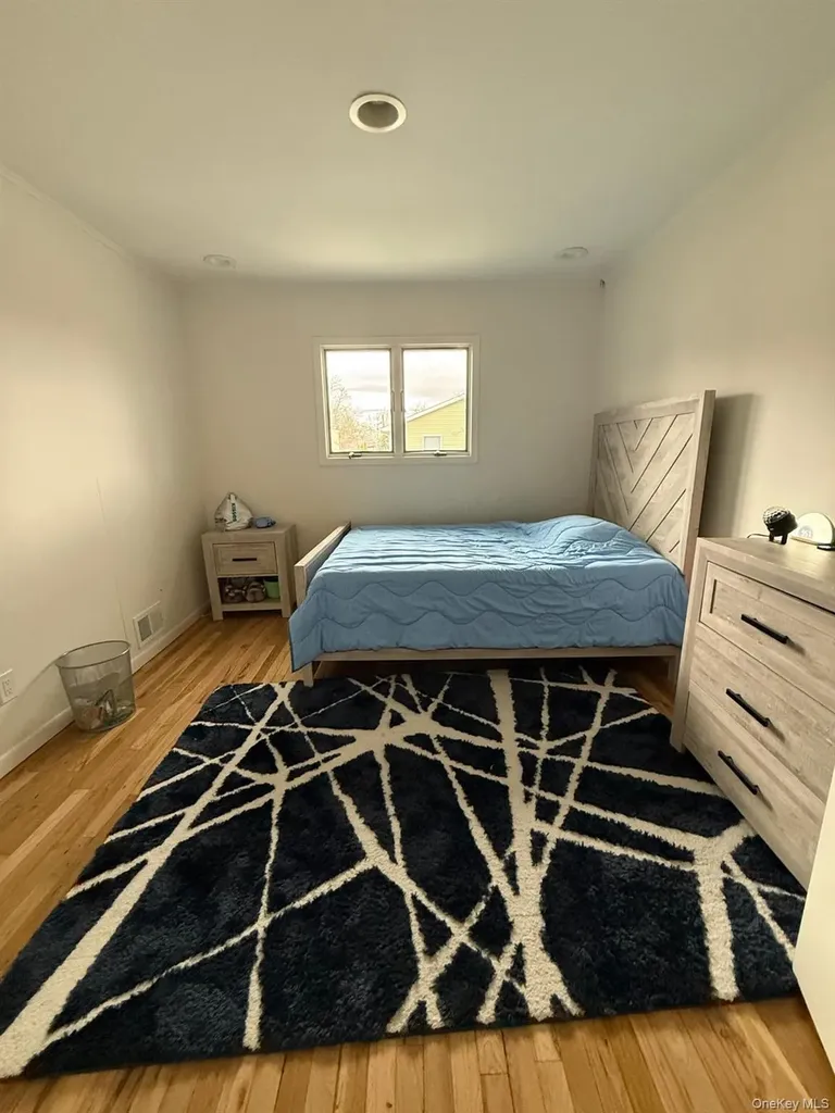 23 Geoffrey Lane Hewlett NY 11557