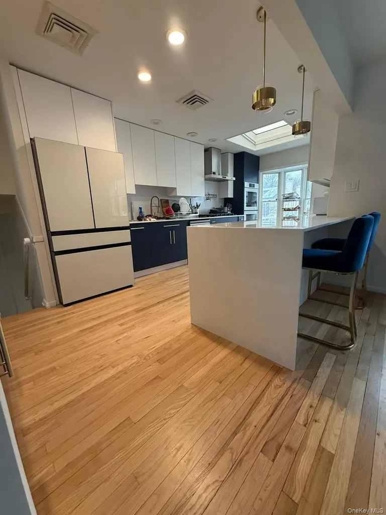 23 Geoffrey Lane Hewlett NY 11557