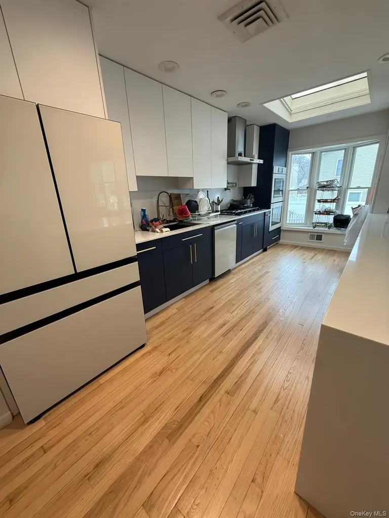23 Geoffrey Lane Hewlett NY 11557