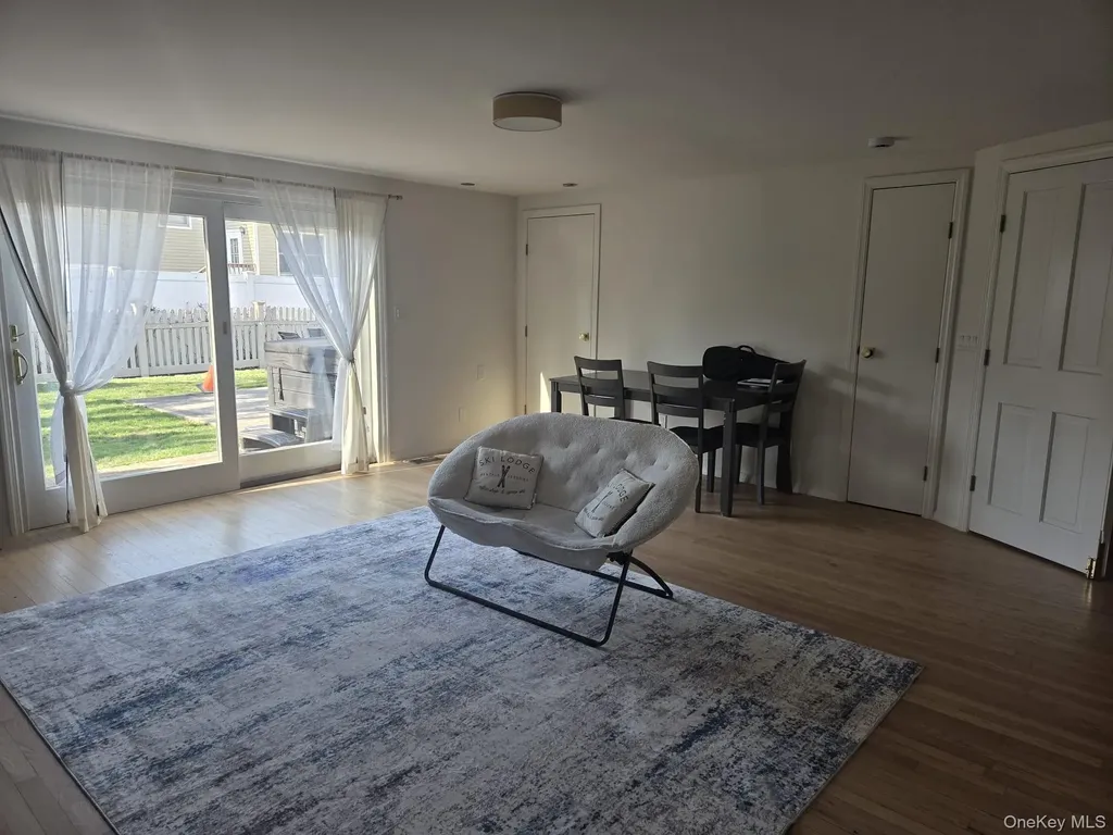 23 Geoffrey Lane Hewlett NY 11557