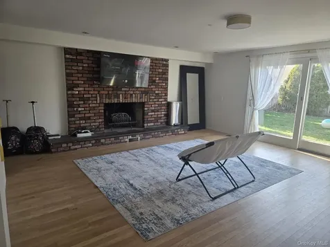 23 Geoffrey Lane Hewlett NY 11557