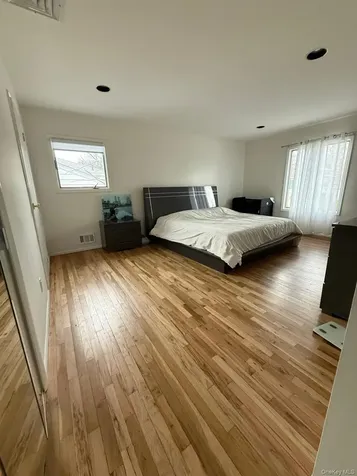 23 Geoffrey Lane Hewlett NY 11557