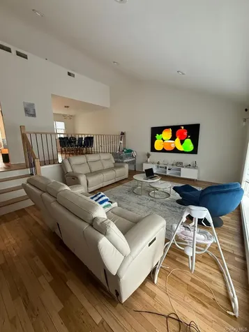 23 Geoffrey Lane Hewlett NY 11557