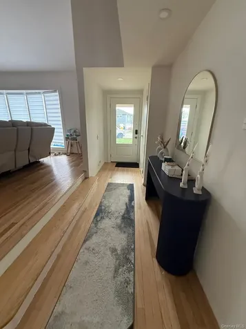 23 Geoffrey Lane Hewlett NY 11557