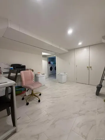 23 Geoffrey Lane Hewlett NY 11557