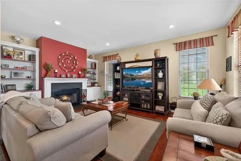 17 Oldwyck Crescent Highland Mills NY 10930