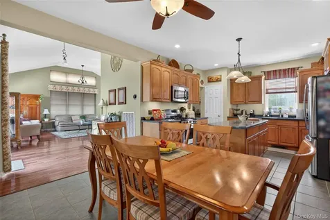 17 Oldwyck Crescent Highland Mills NY 10930