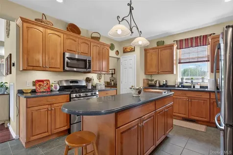 17 Oldwyck Crescent Highland Mills NY 10930