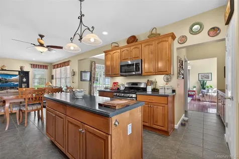 17 Oldwyck Crescent Highland Mills NY 10930
