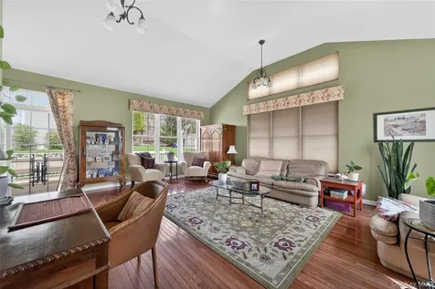 17 Oldwyck Crescent Highland Mills NY 10930