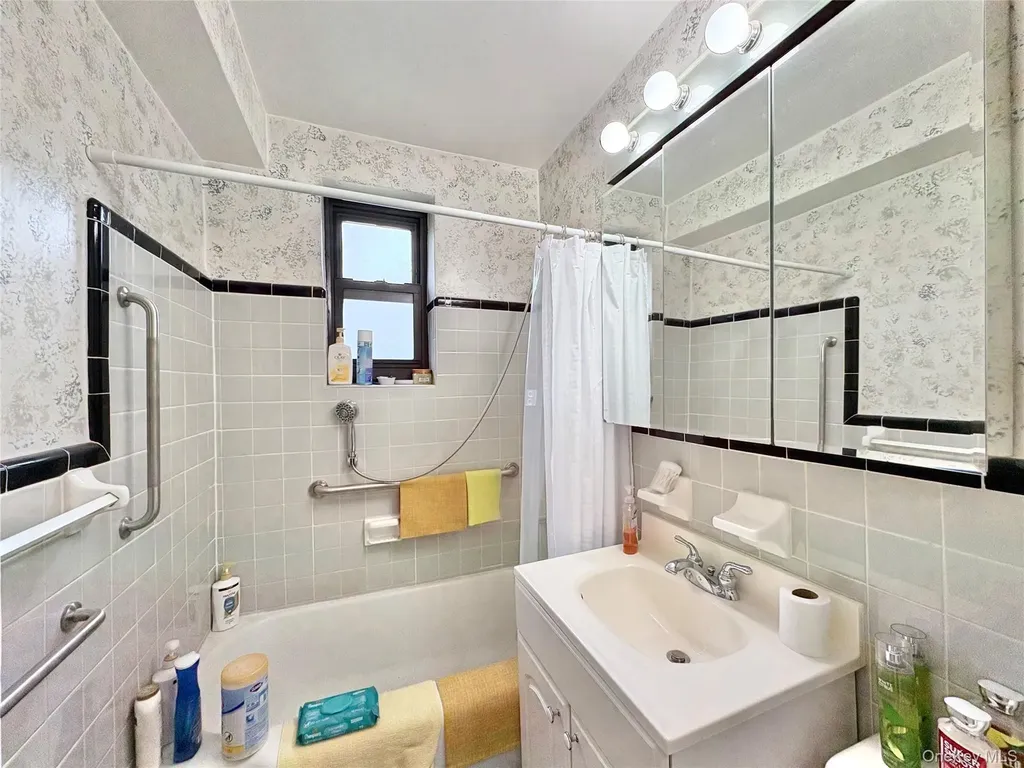 141-10 25 Road Flushing NY 11354