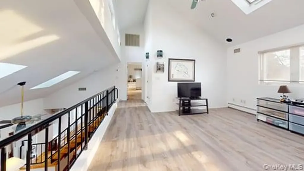 53 Coolidge Avenue Amity Harbor NY 11701