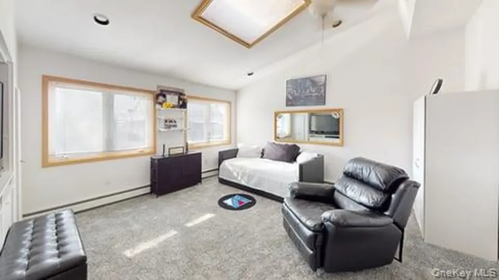 53 Coolidge Avenue Amity Harbor NY 11701