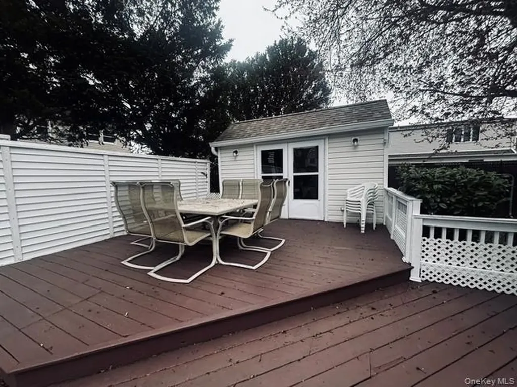 53 Coolidge Avenue Amity Harbor NY 11701