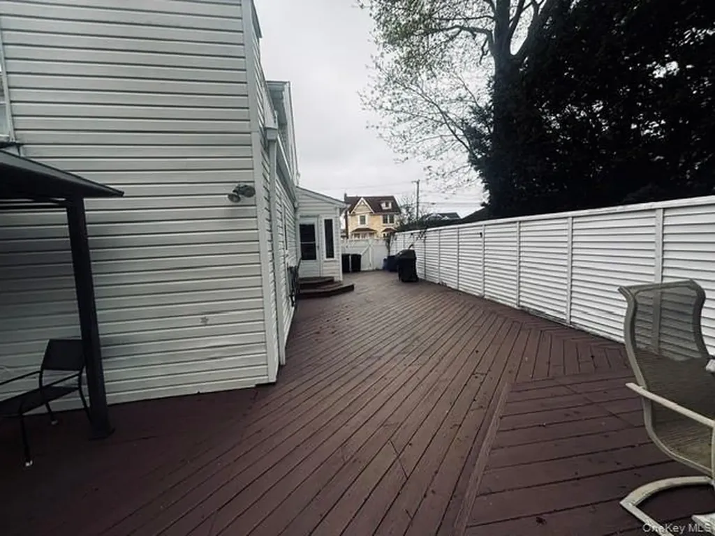 53 Coolidge Avenue Amity Harbor NY 11701