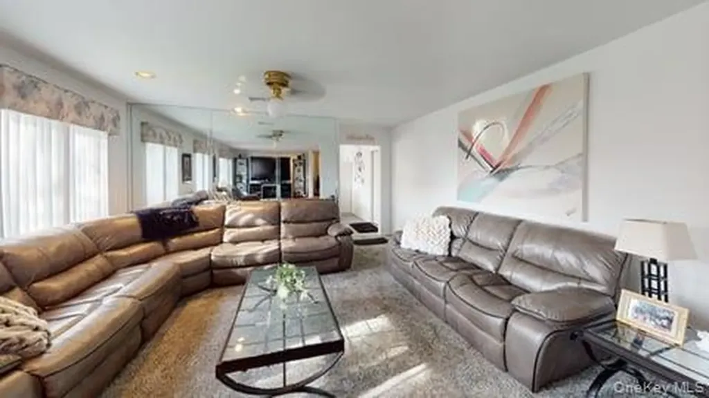 53 Coolidge Avenue Amity Harbor NY 11701