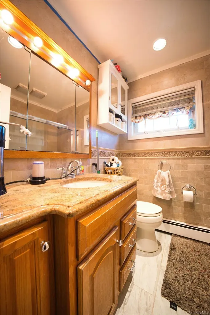 65 Cheshire Road Bethpage NY 11714
