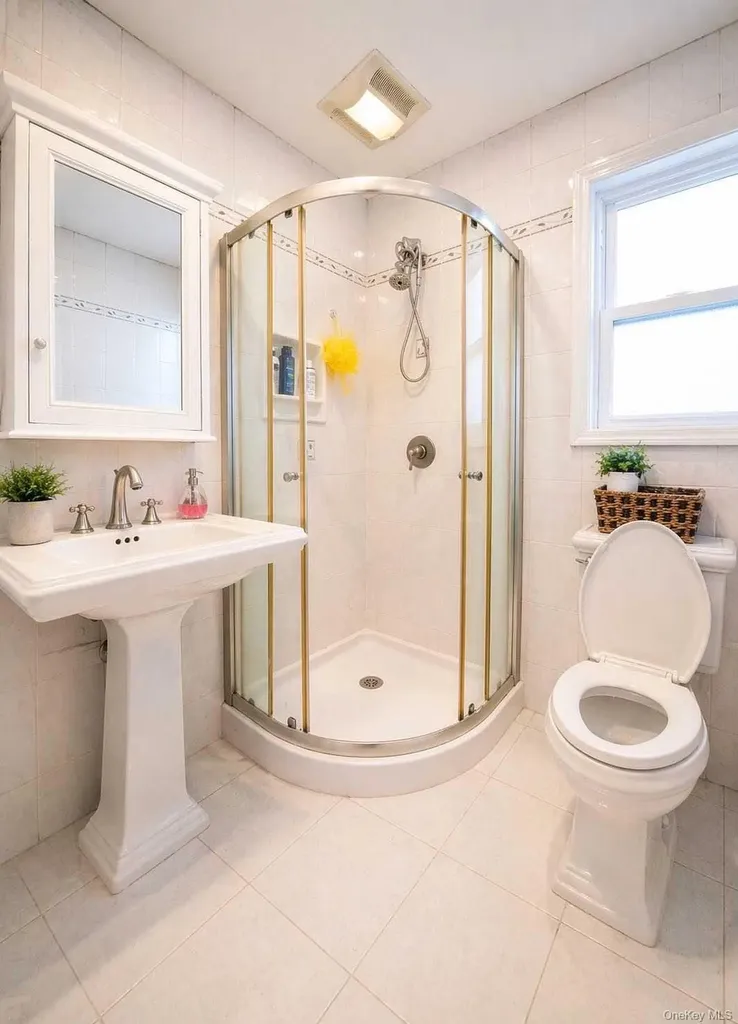65 Cheshire Road Bethpage NY 11714