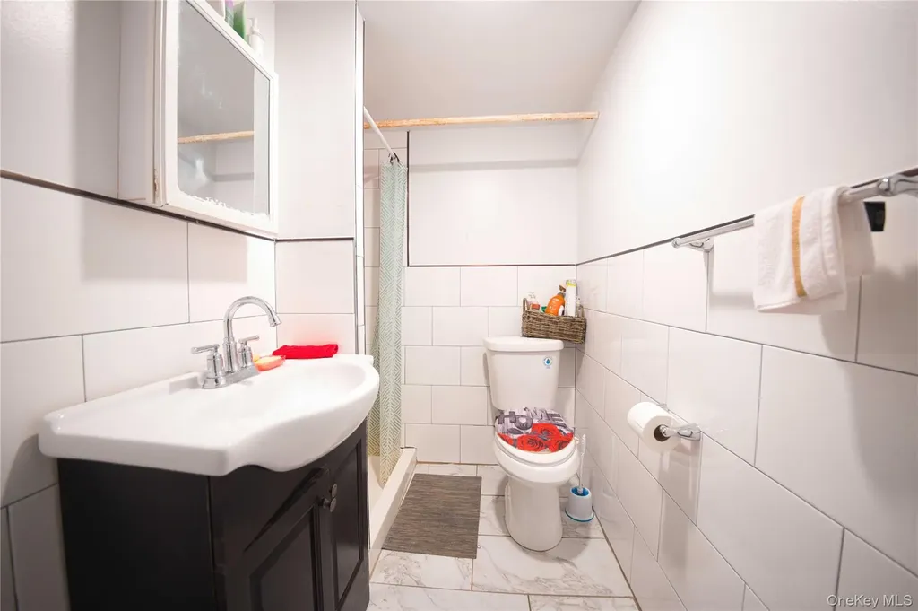 65 Cheshire Road Bethpage NY 11714